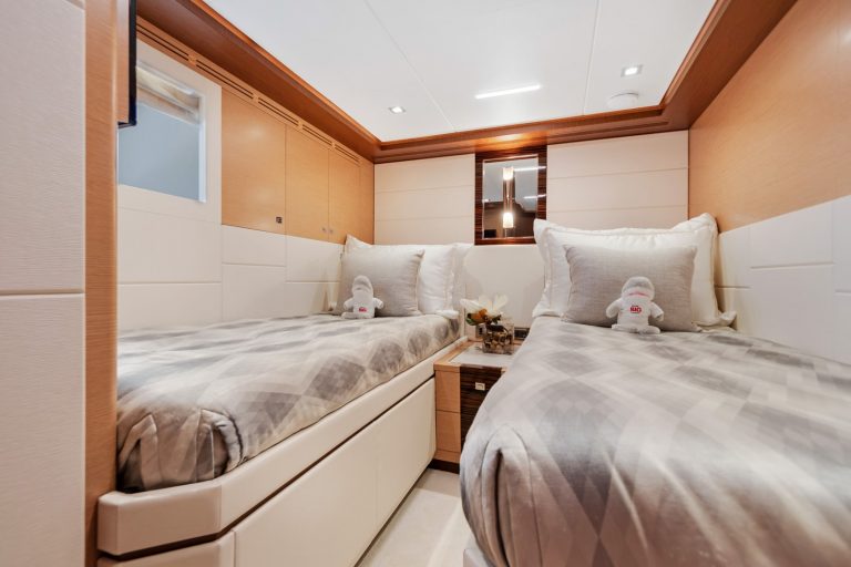 90' Ocean Alexander MAKE BIG HAPPEN Miami Luxury Modern Yacht Rental Charter