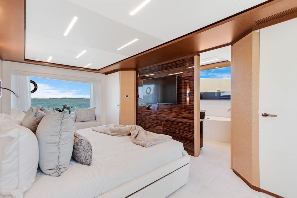 90' Ocean Alexander MAKE BIG HAPPEN Miami Luxury Modern Yacht Rental Charter