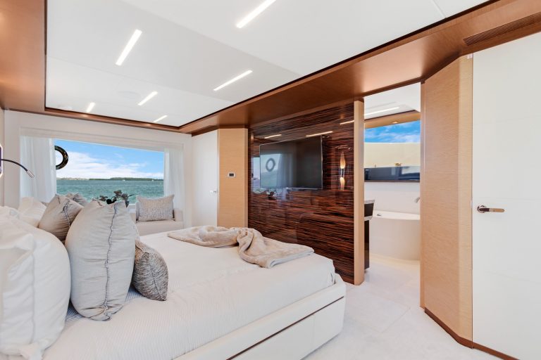 90' Ocean Alexander MAKE BIG HAPPEN Miami Luxury Modern Yacht Rental Charter