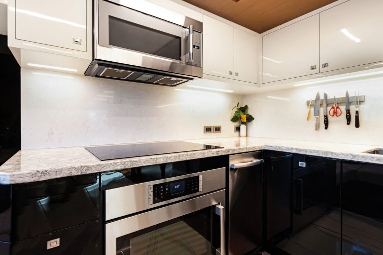 90' Ocean Alexander MAKE BIG HAPPEN Miami Luxury Modern Yacht Rental Charter
