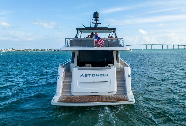 94' Sanlorenzo ASTONISH Miami Luxury Modern Yacht Rental Charter