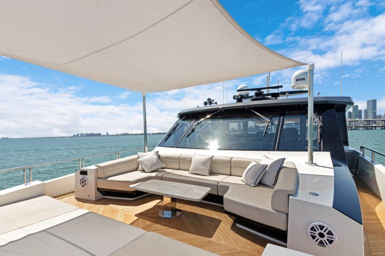 90' Ocean Alexander MAKE BIG HAPPEN Miami Luxury Modern Yacht Rental Charter
