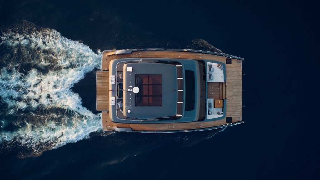 32-60-Sunreef-‘ARCHIPELAGO-III-Miami-Luxury-Modern-Yacht-Rental-Charter-1-1024x575