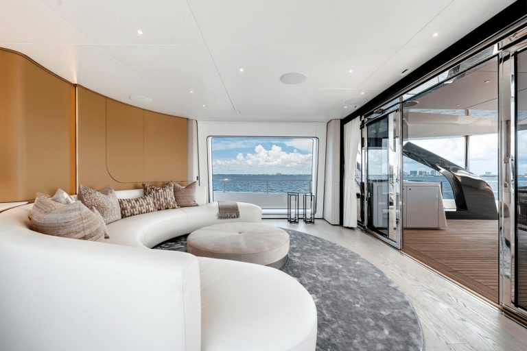 33 120′ Azimut ‘TYCOON’ Miami Luxury Modern Yacht Rental Charter