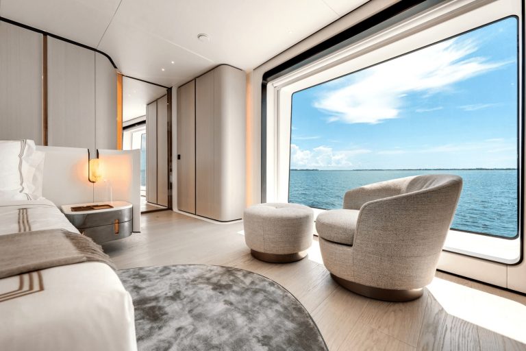 39 120′ Azimut ‘TYCOON’ Miami Luxury Modern Yacht Rental Charter