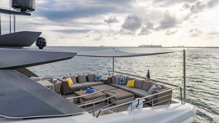 94' Sanlorenzo ASTONISH Miami Luxury Modern Yacht Rental Charter