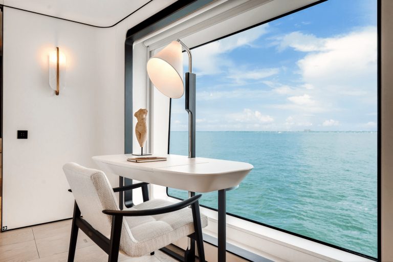 43 120′ Azimut ‘TYCOON’ Miami Luxury Modern Yacht Rental Charter