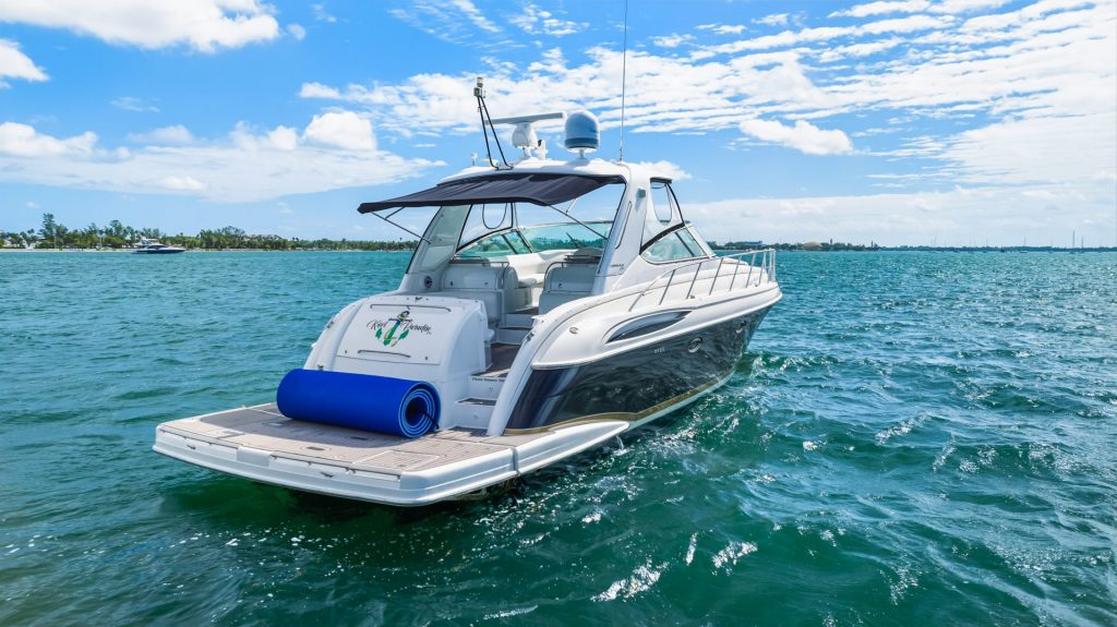 48' Formula' Miami Luxury Modern Yacht Rental Charter