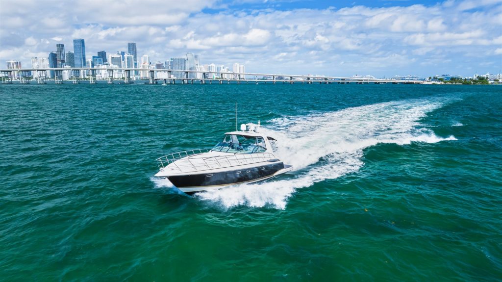 48' Formula' Miami Luxury Modern Yacht Rental Charter