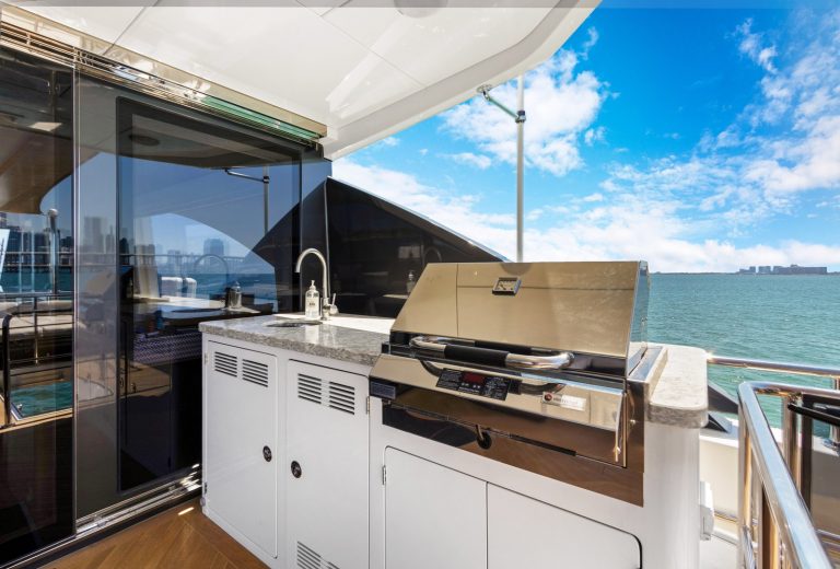 90' Ocean Alexander MAKE BIG HAPPEN Miami Luxury Modern Yacht Rental Charter