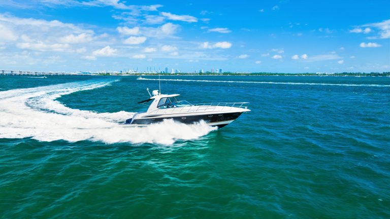 48' Formula' Miami Luxury Modern Yacht Rental Charter
