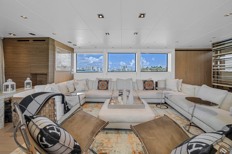 94' Sanlorenzo ASTONISH Miami Luxury Modern Yacht Rental Charter