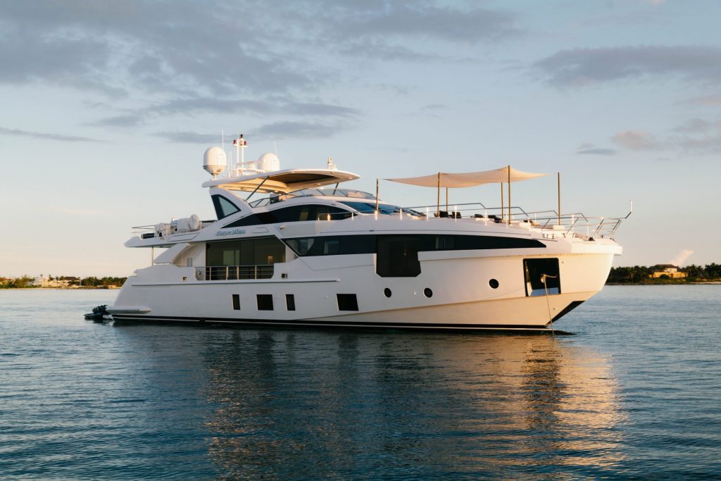 105' Azimut' Miami Luxury Modern Yacht Rental Charter