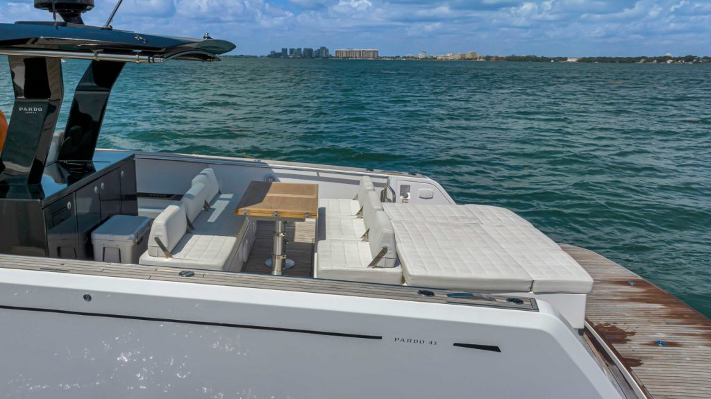 43' Pardo' Miami Luxury Modern Yacht Rental Charter