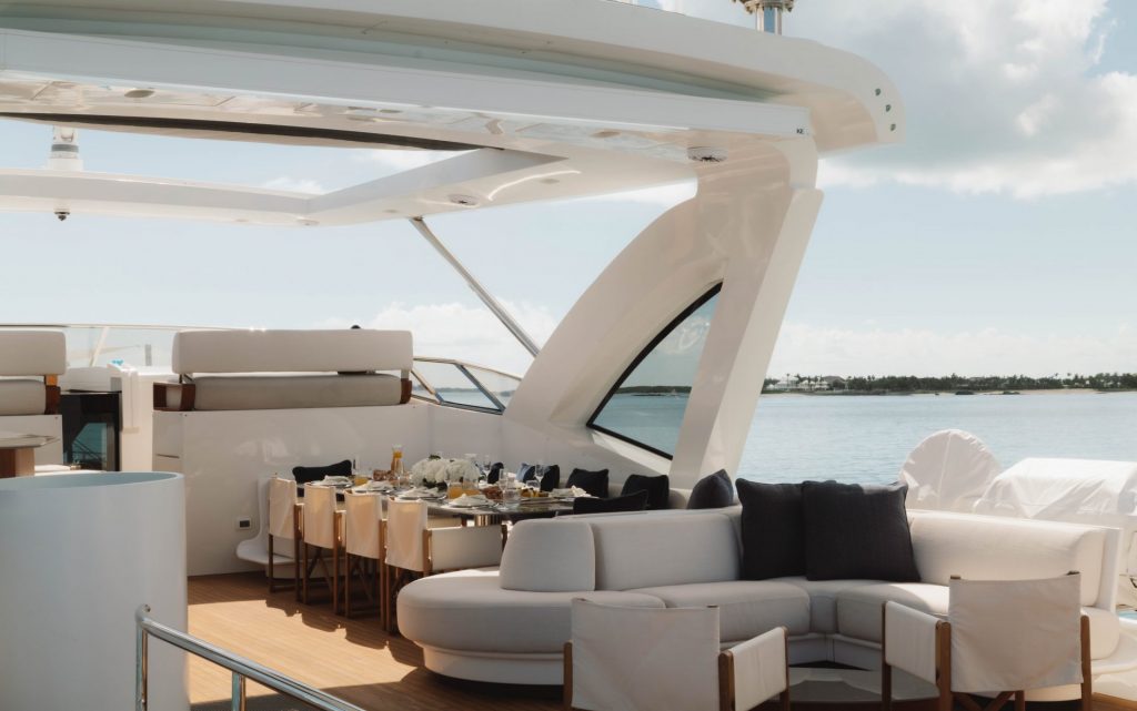 105' Azimut' Miami Luxury Modern Yacht Rental Charter