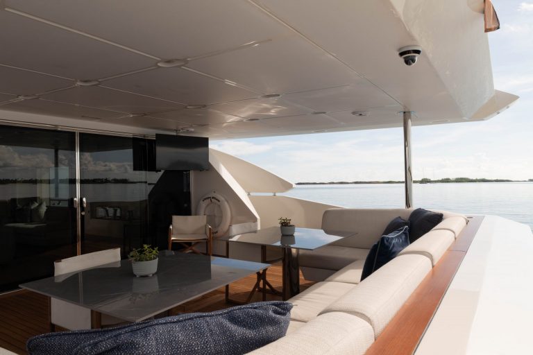 105' Azimut' Miami Luxury Modern Yacht Rental Charter