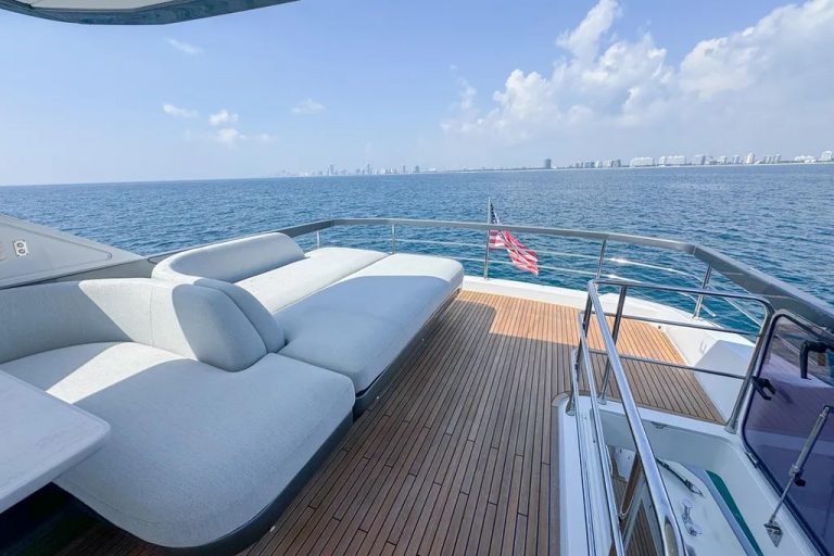 68' Azimut SPYSEA' Miami Luxury Modern Yacht Rental Charter