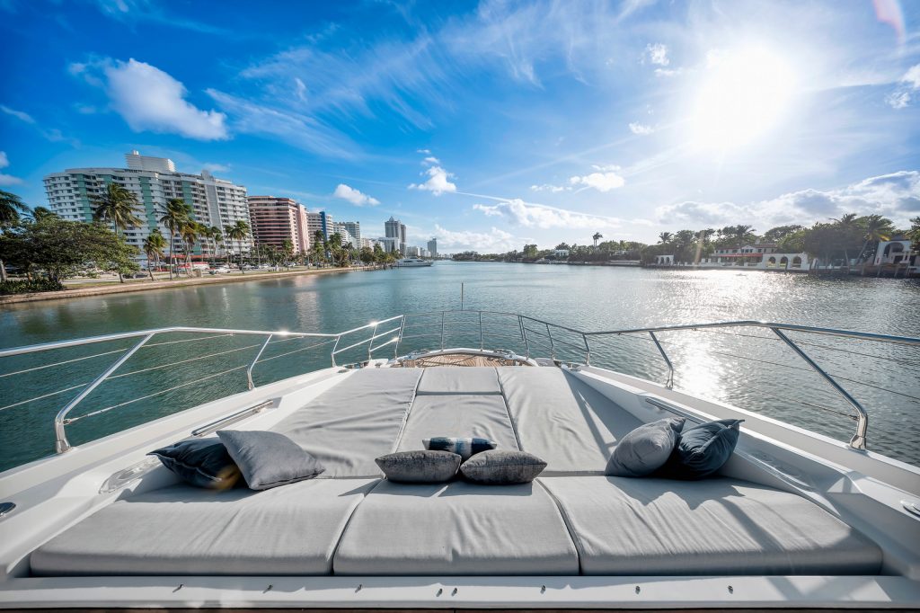 88' Azimut CLOUD 9' Miami Luxury Modern Yacht Rental Charter