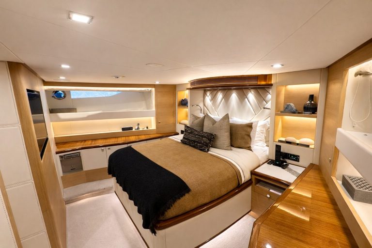 90' Horizon ROCK STARS Palm Beach Luxury Modern Yacht Rental Charter