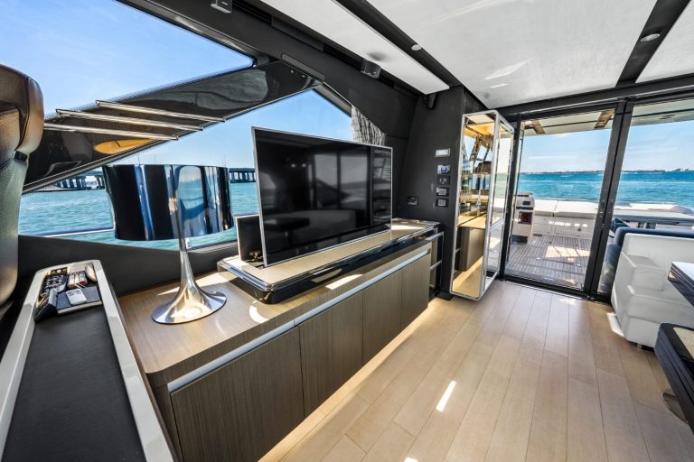 72' Azimut S7' Miami Luxury Modern Yacht Rental Charter