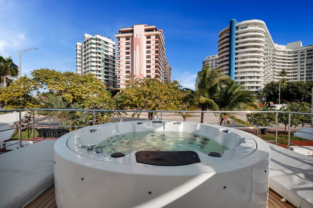 88' Azimut CLOUD 9' Miami Luxury Modern Yacht Rental Charter