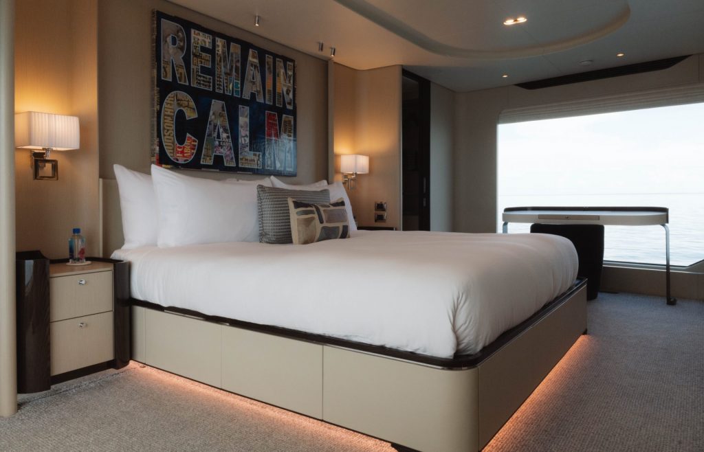 105' Azimut' Miami Luxury Modern Yacht Rental Charter