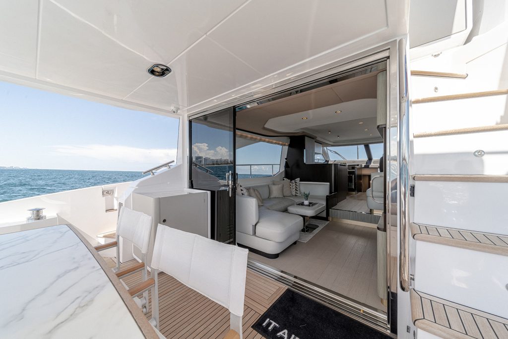 60' Azimut IT AIN'T EASY' Fort Lauderdale Luxury Modern Yacht Rental Charter