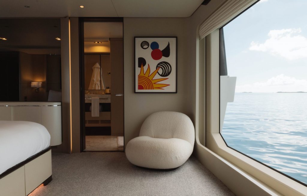 105' Azimut' Miami Luxury Modern Yacht Rental Charter