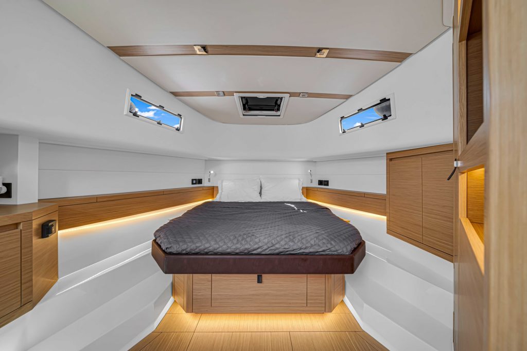 43' Pardo' Miami Luxury Modern Yacht Rental Charter