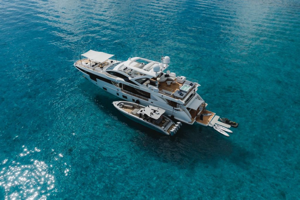 105' Azimut' Miami Luxury Modern Yacht Rental Charter