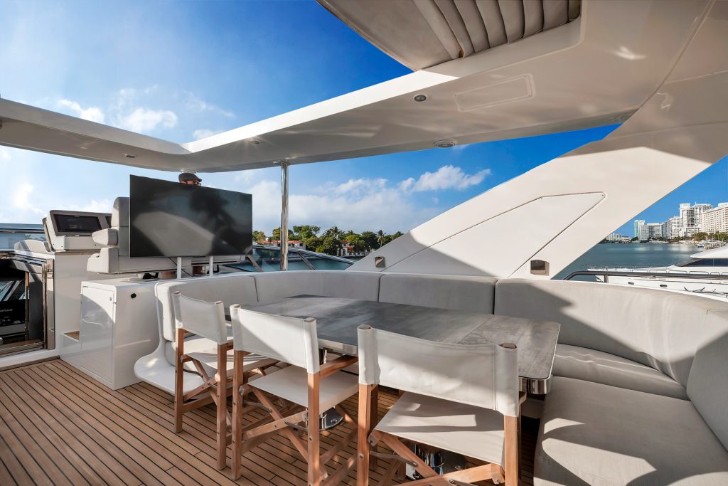 88' Azimut CLOUD 9' Miami Luxury Modern Yacht Rental Charter