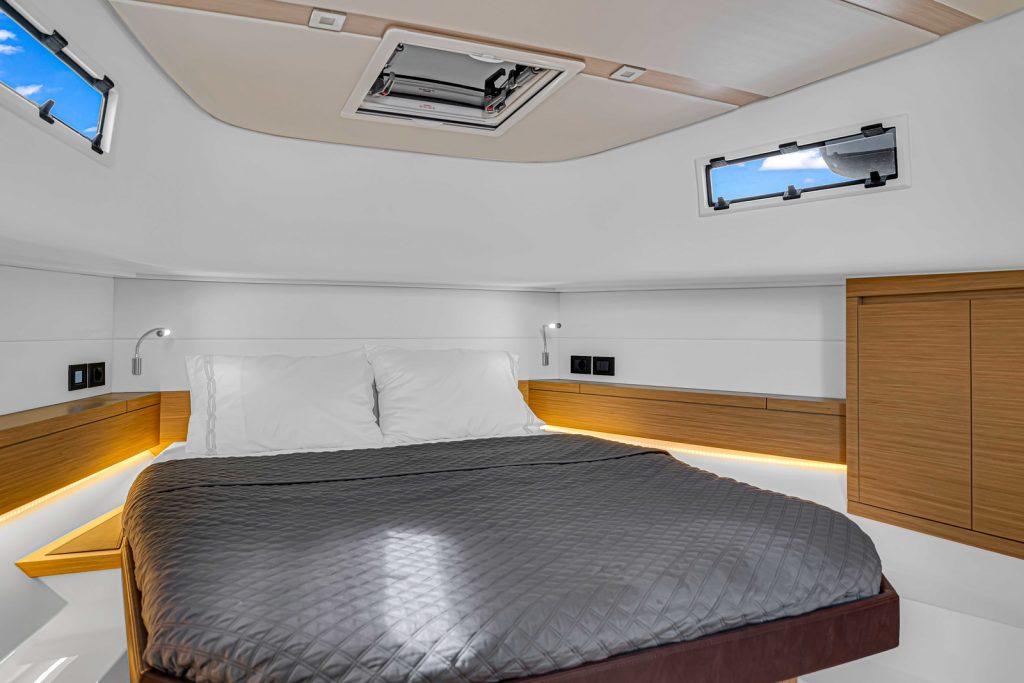 43' Pardo' Miami Luxury Modern Yacht Rental Charter