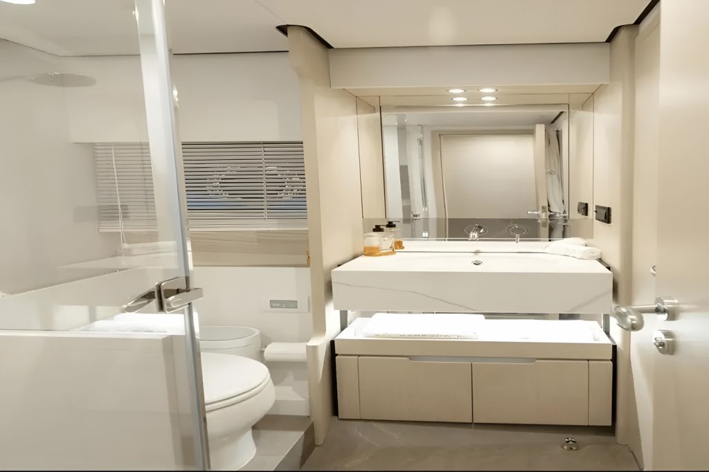 68' Azimut SPYSEA' Miami Luxury Modern Yacht Rental Charter