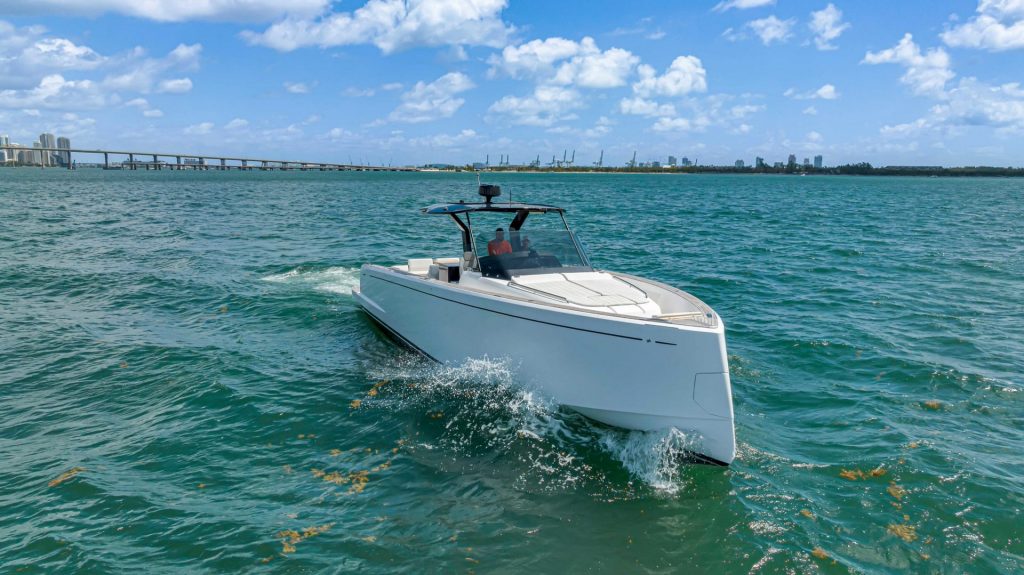 43' Pardo' Miami Luxury Modern Yacht Rental Charter