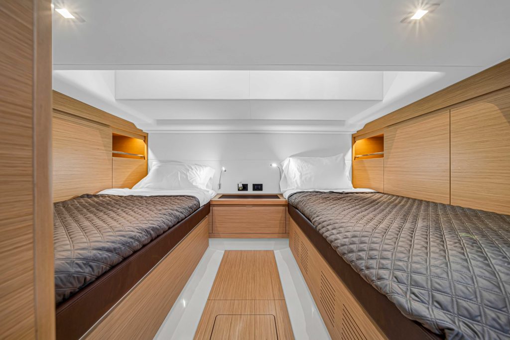 43' Pardo' Miami Luxury Modern Yacht Rental Charter