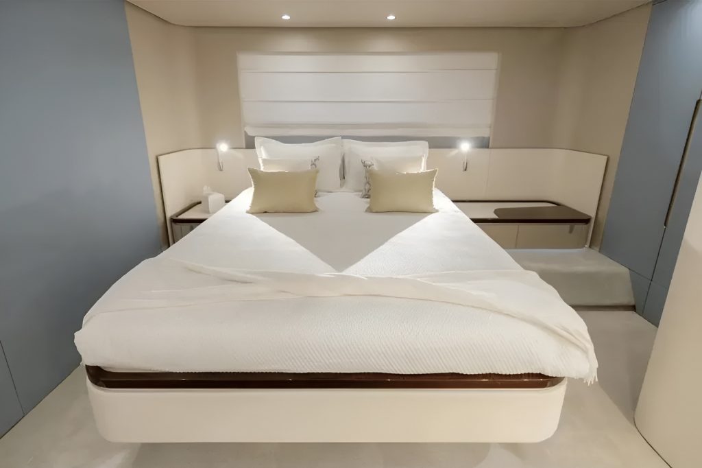 68' Azimut SPYSEA' Miami Luxury Modern Yacht Rental Charter