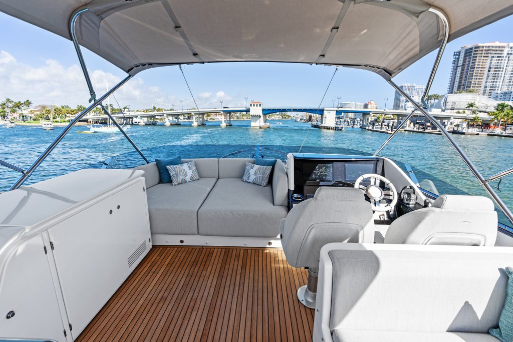 80' Azimut XTREME' Miami Luxury Modern Yacht Rental Charter