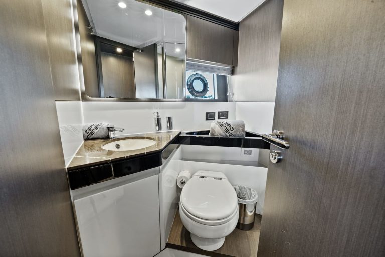 72' Azimut S7' Miami Luxury Modern Yacht Rental Charter