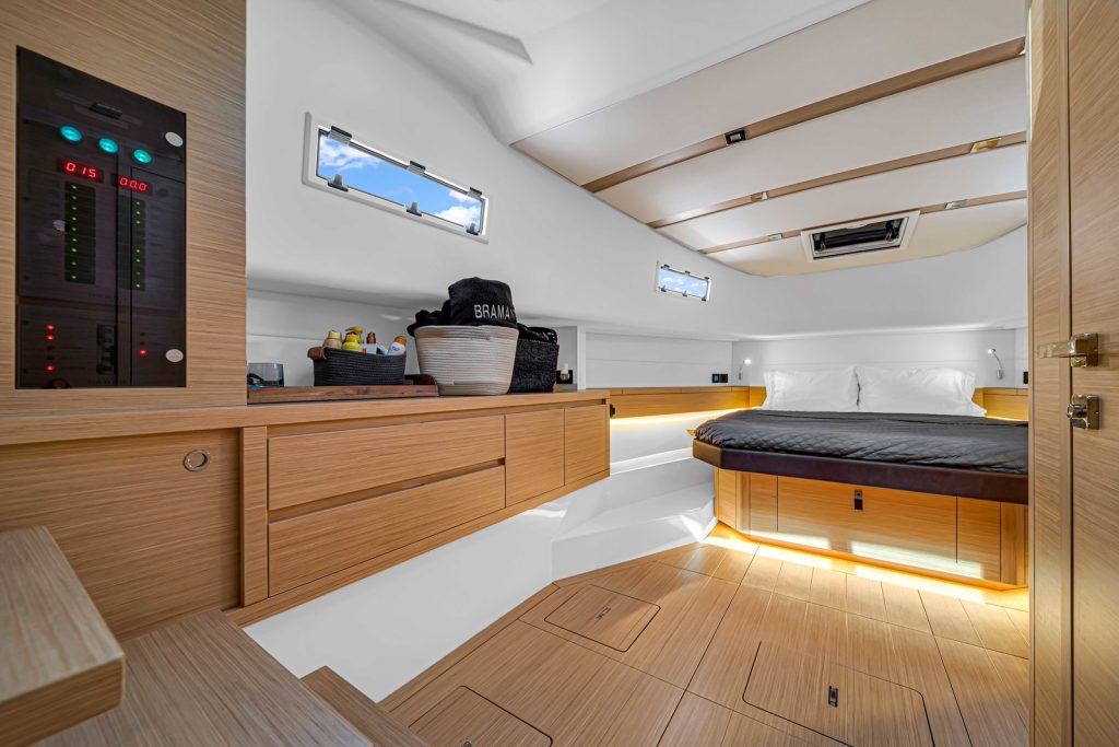 43' Pardo' Miami Luxury Modern Yacht Rental Charter