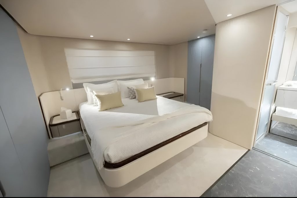 68' Azimut SPYSEA' Miami Luxury Modern Yacht Rental Charter