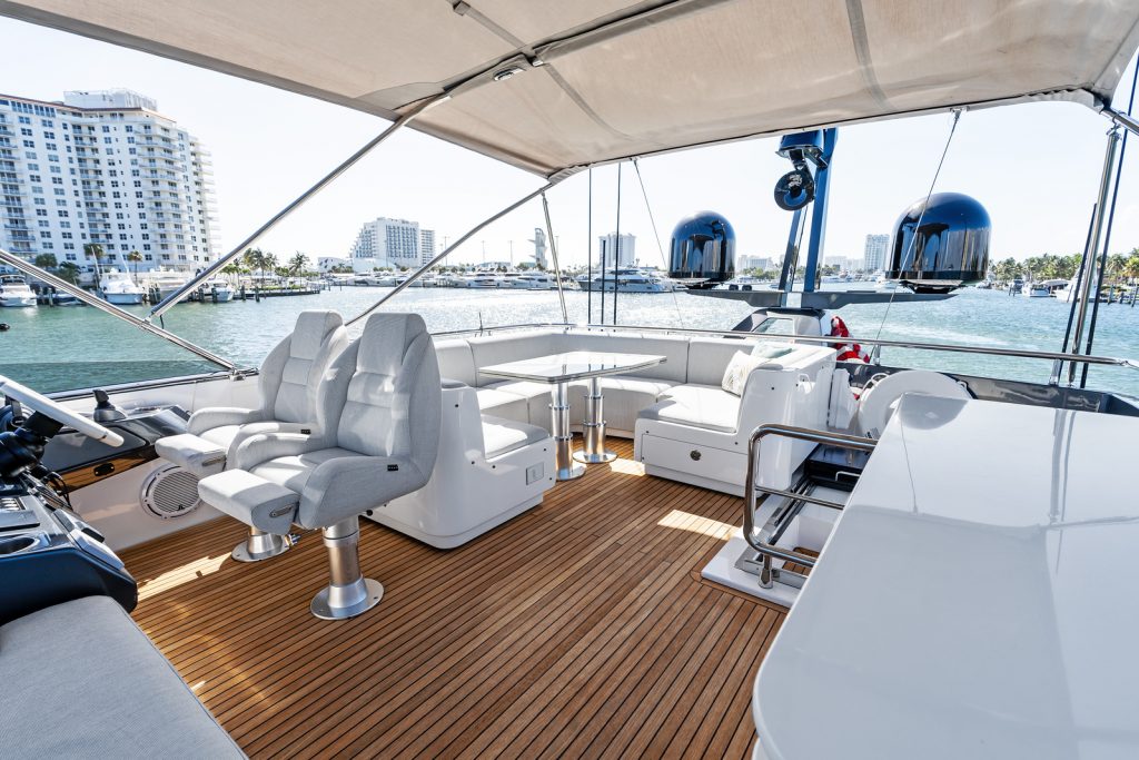 80' Azimut XTREME' Miami Luxury Modern Yacht Rental Charter