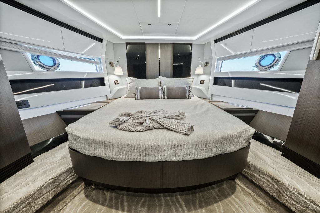 72' Azimut S7' Miami Luxury Modern Yacht Rental Charter