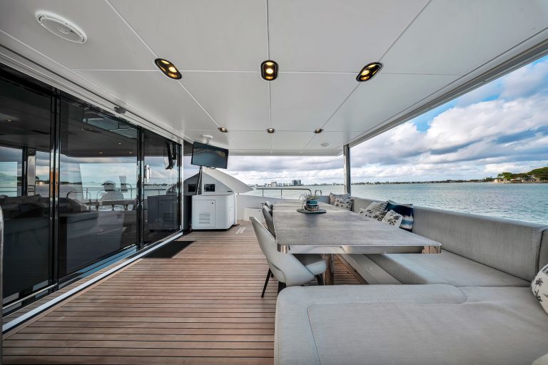 88' Azimut CLOUD 9' Miami Luxury Modern Yacht Rental Charter