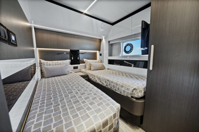 72' Azimut S7' Miami Luxury Modern Yacht Rental Charter