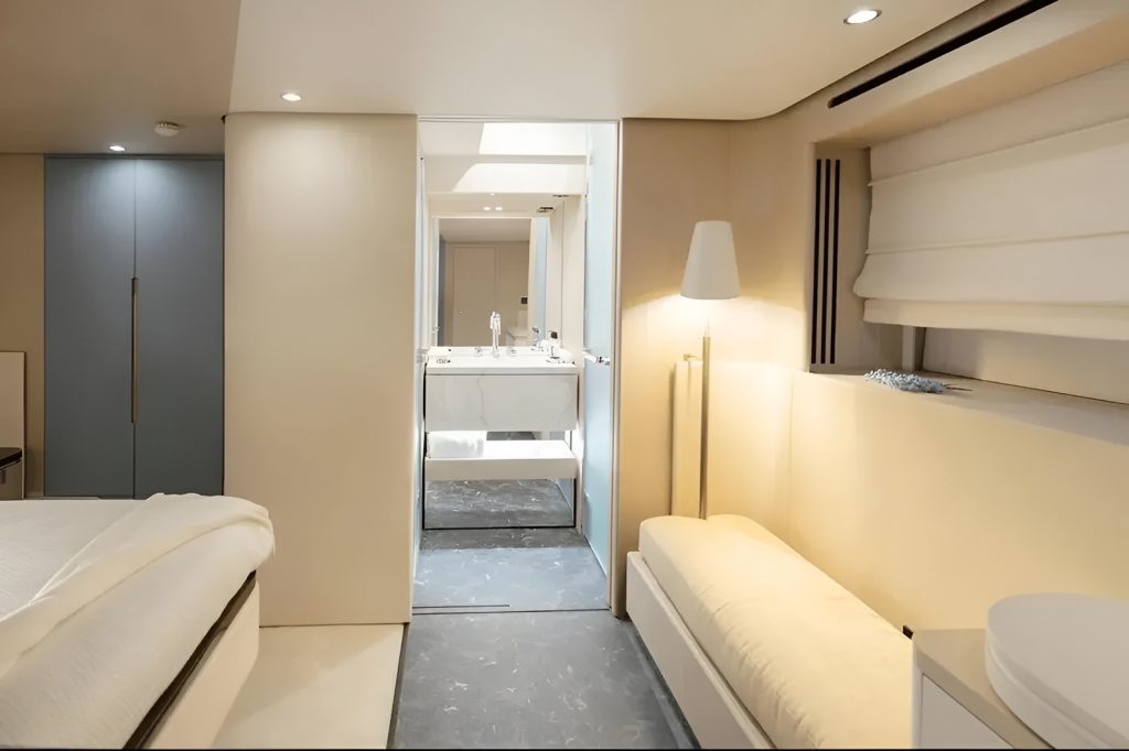 68' Azimut SPYSEA' Miami Luxury Modern Yacht Rental Charter