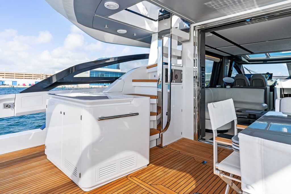 80' Azimut XTREME' Miami Luxury Modern Yacht Rental Charter