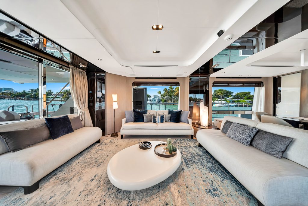88' Azimut CLOUD 9' Miami Luxury Modern Yacht Rental Charter