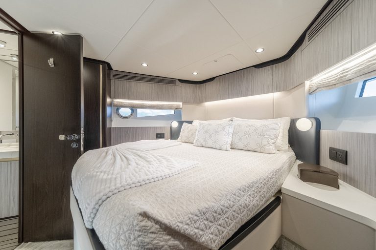 60' Azimut IT AIN'T EASY' Fort Lauderdale Luxury Modern Yacht Rental Charter
