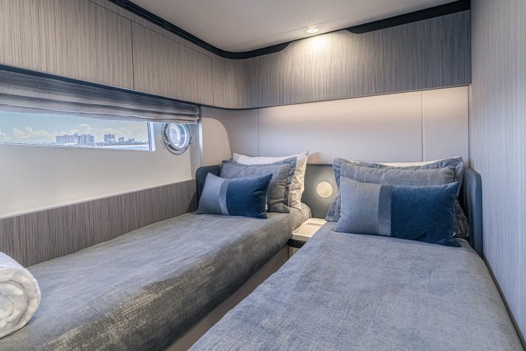 60' Azimut IT AIN'T EASY' Fort Lauderdale Luxury Modern Yacht Rental Charter