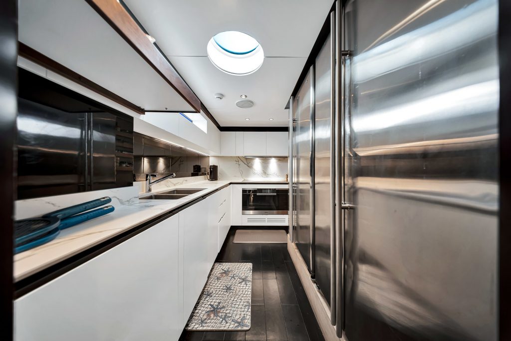 88' Azimut CLOUD 9' Miami Luxury Modern Yacht Rental Charter